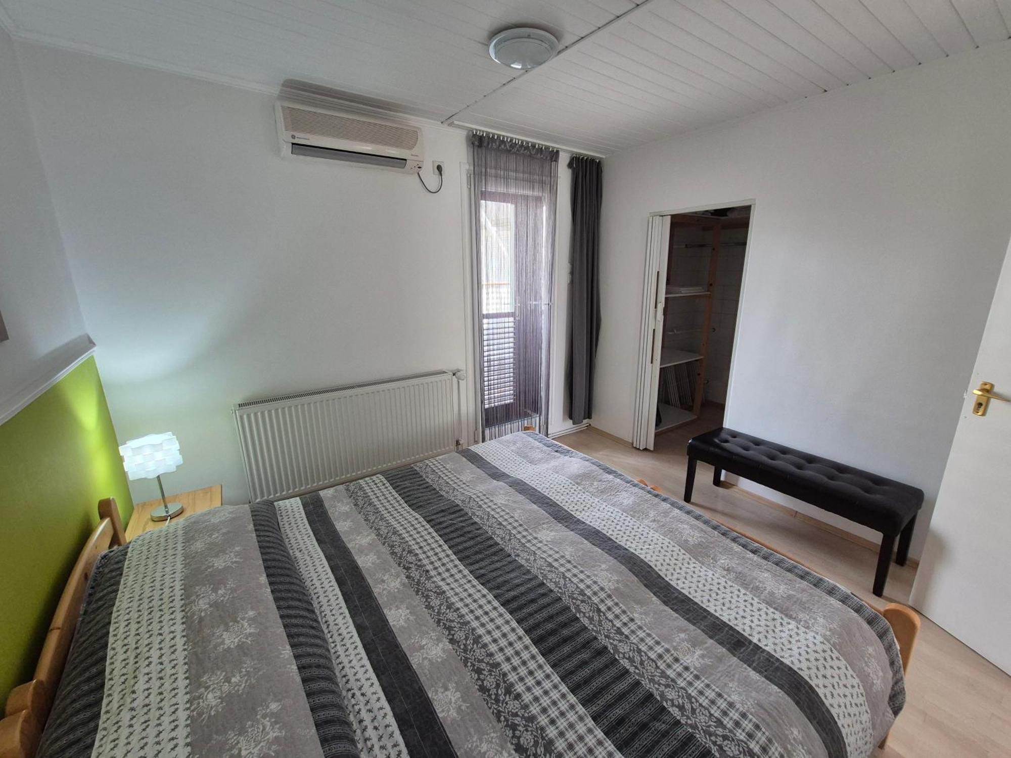 Roxanna Apartman Gyula Eksteriør billede