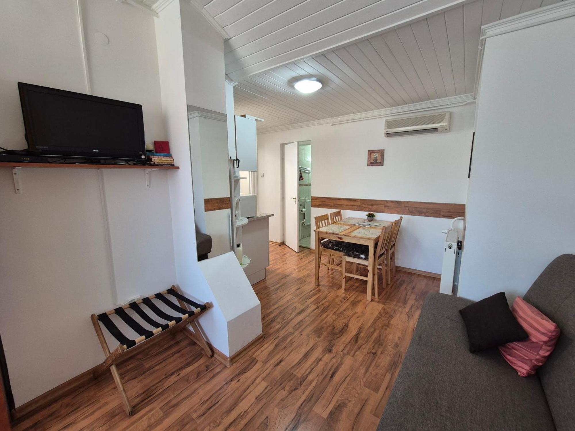 Roxanna Apartman Gyula Eksteriør billede