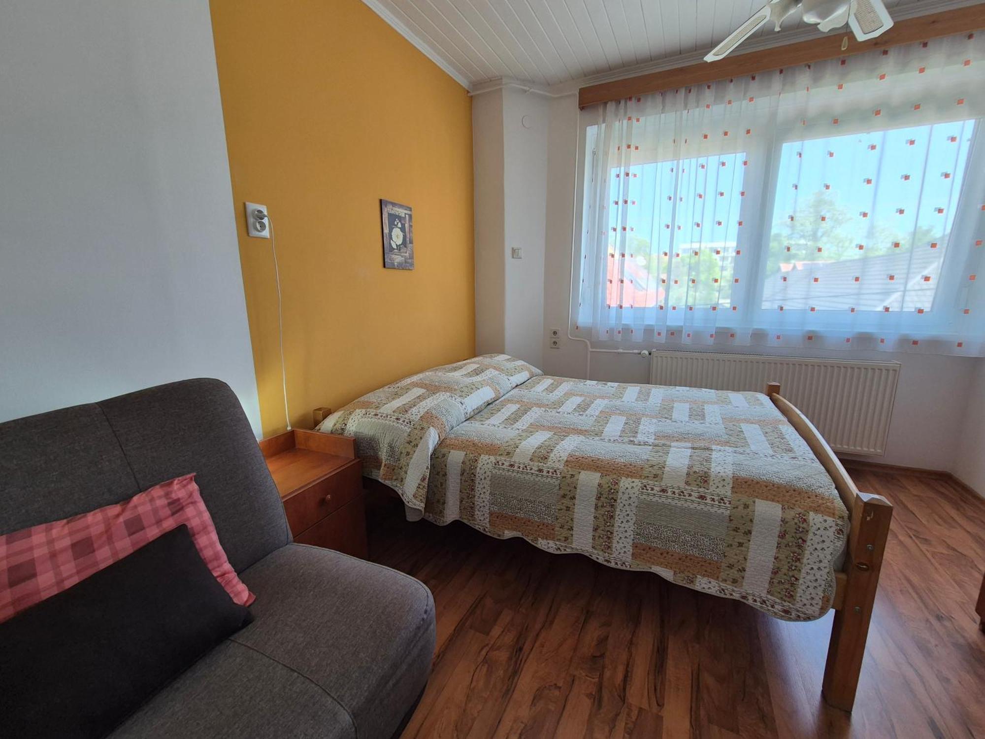 Roxanna Apartman Gyula Eksteriør billede